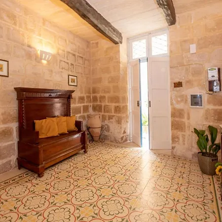 Дом отдыха 3 Bedroom House Of Character In Near Mdina