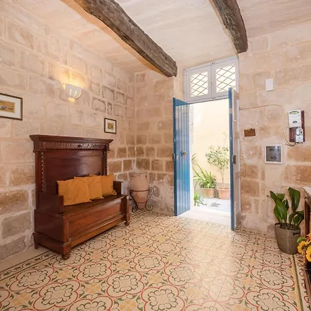 Дом отдыха 3 Bedroom House Of Character In Near Mdina