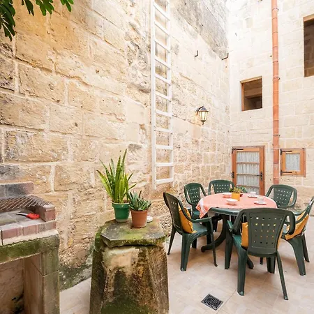 3 Bedroom House Of Character In Near Mdina Дом отдыха