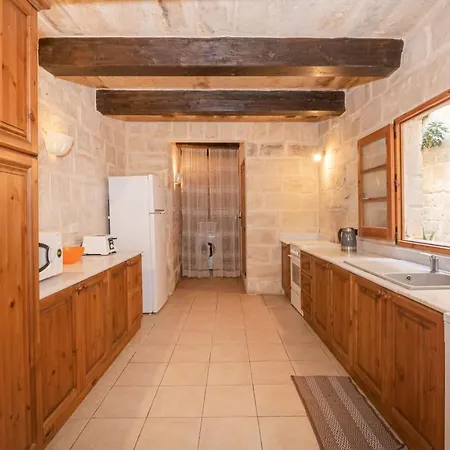3 Bedroom House Of Character In Near Mdina *