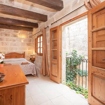 3 Bedroom House Of Character In Near Mdina Дом отдыха Рабат
