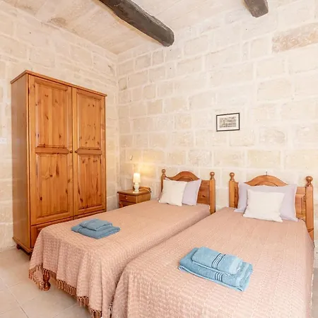3 Bedroom House Of Character In Near Mdina Рабат