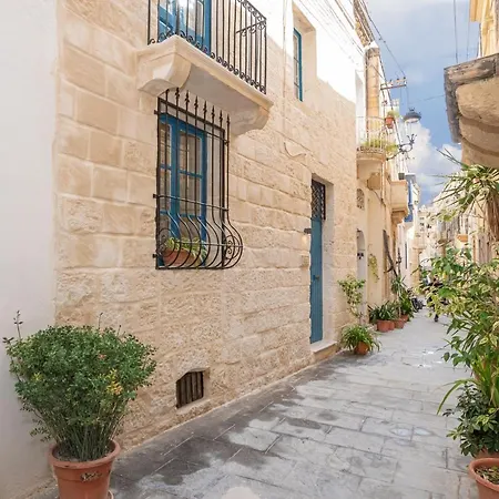 3 Bedroom House Of Character In Near Mdina Rabat