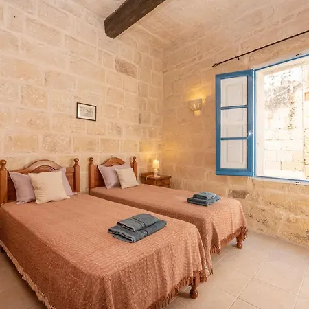 3 Bedroom House Of Character In Near Mdina Rabat