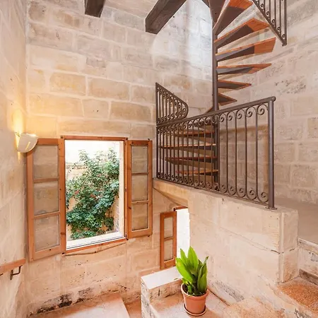 3 Bedroom House Of Character In Near Mdina Ferienhaus